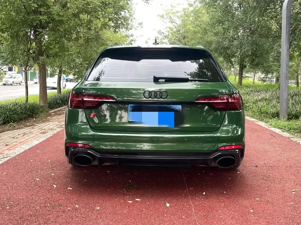 Audi RS 4 — фото 7