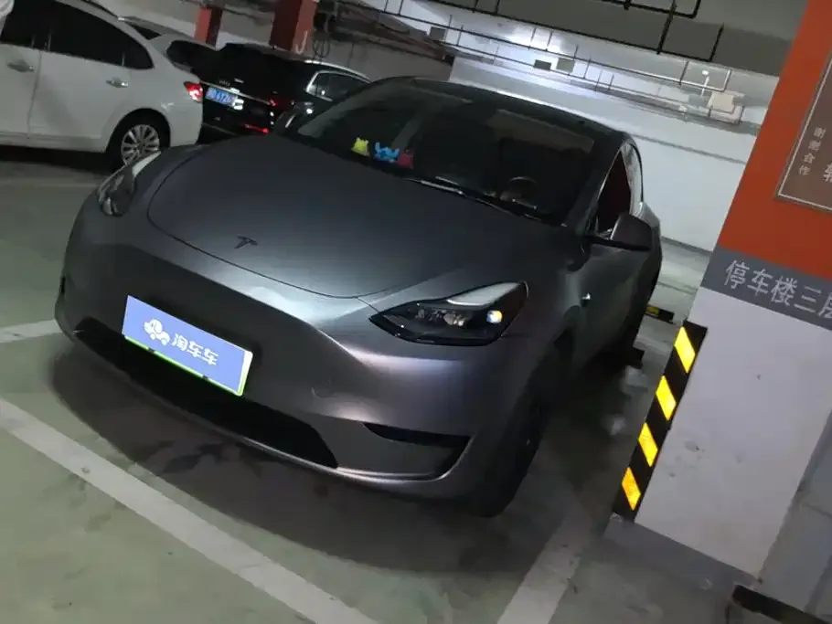 Tesla Model Y — фото 1