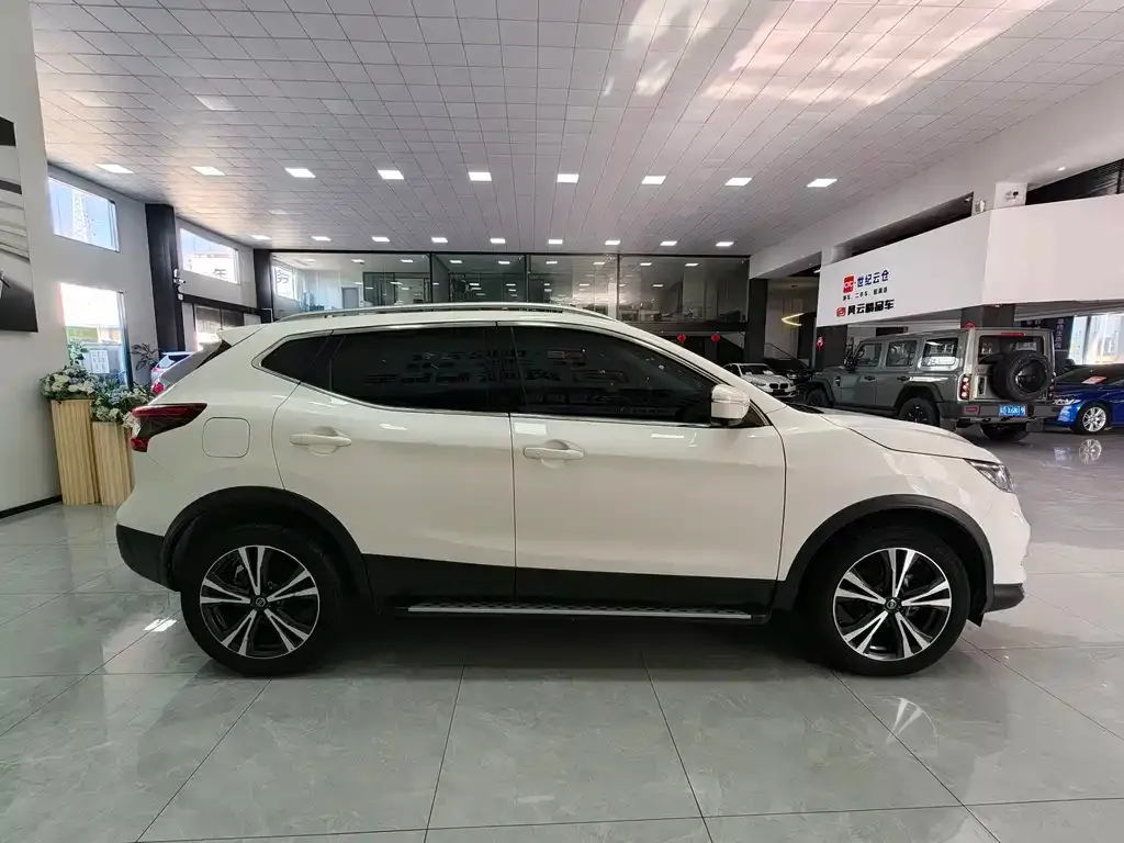 Nissan Qashqai — фото 7