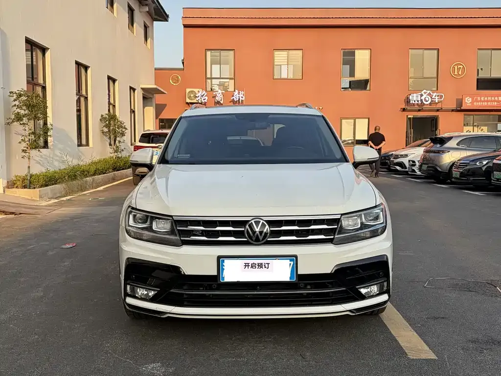 Volkswagen Tiguan L — фото 5