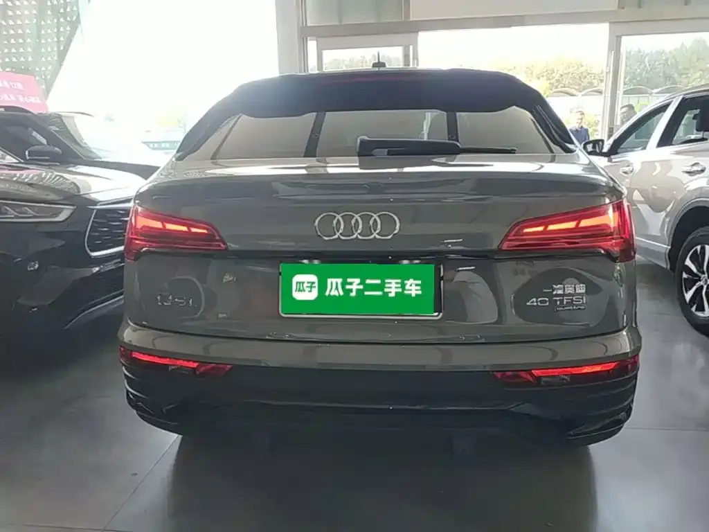 Audi Q5L Sportback — фото 3