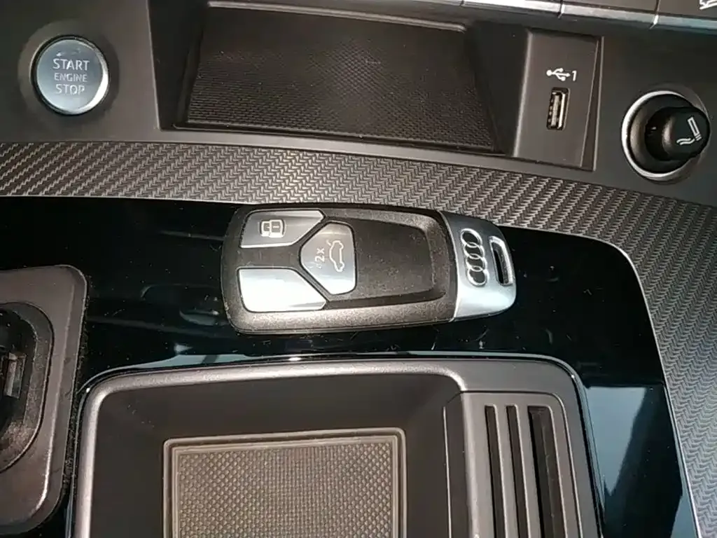 Audi Q5L Sportback — фото 9