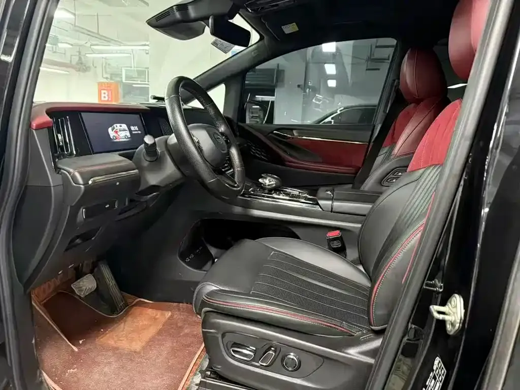 GAC Motor Trumpchi M8 — фото 10