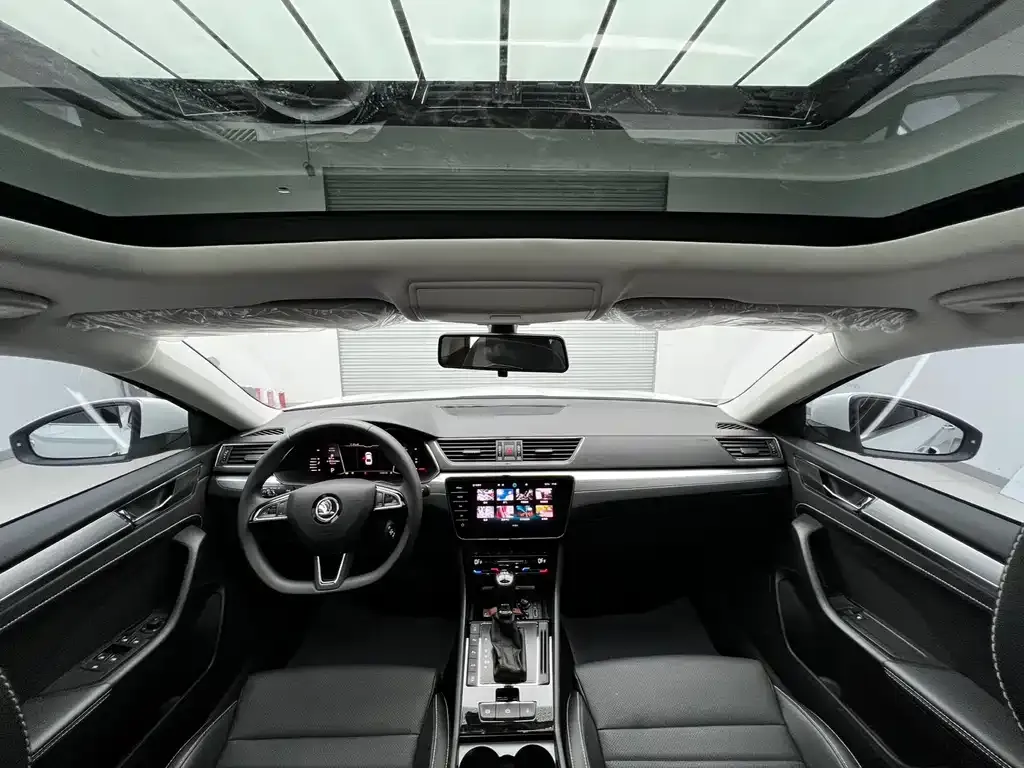 Skoda Superb — фото 3