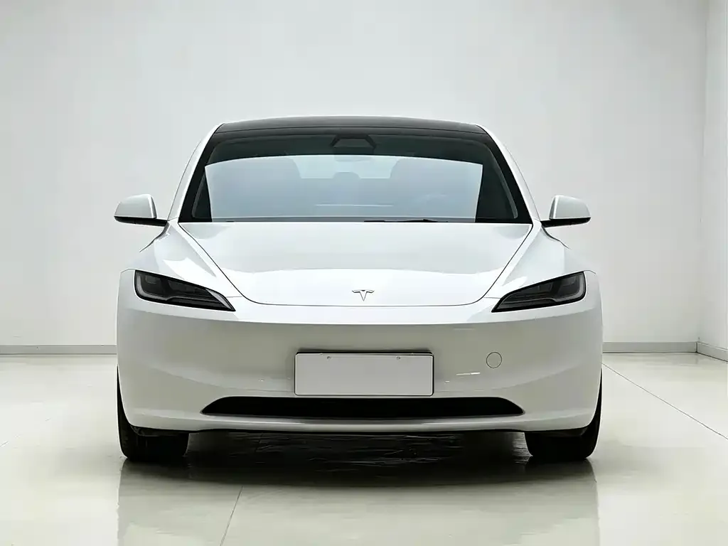 Tesla Model 3 — фото 2