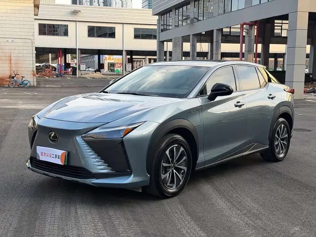 Lexus RZ — фото 1