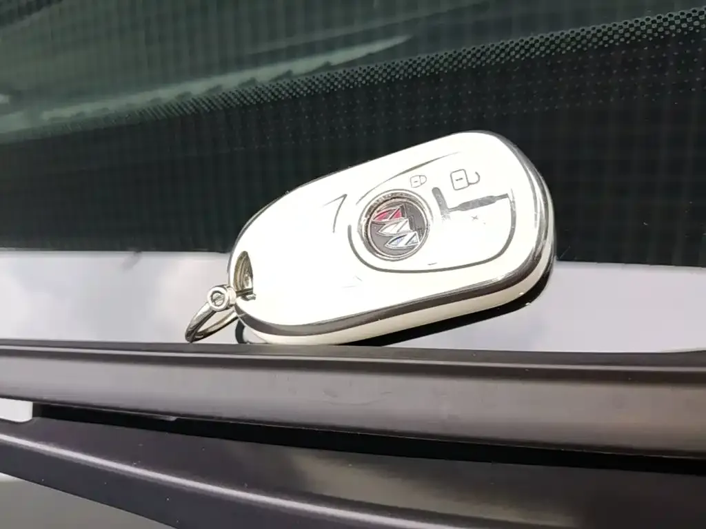 Buick Envision Plus — фото 2