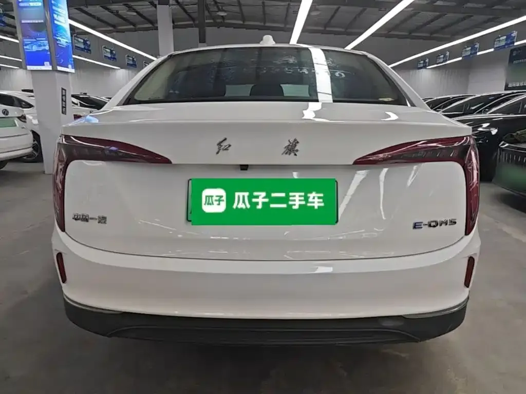 Hongqi E-QM5 — фото 9