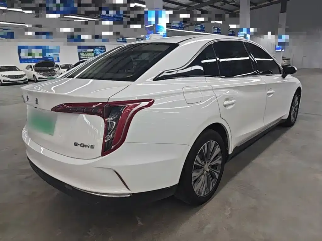 Hongqi E-QM5 — фото 4