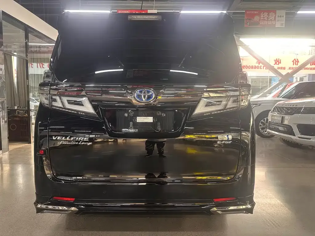 Toyota Vellfire — фото 8