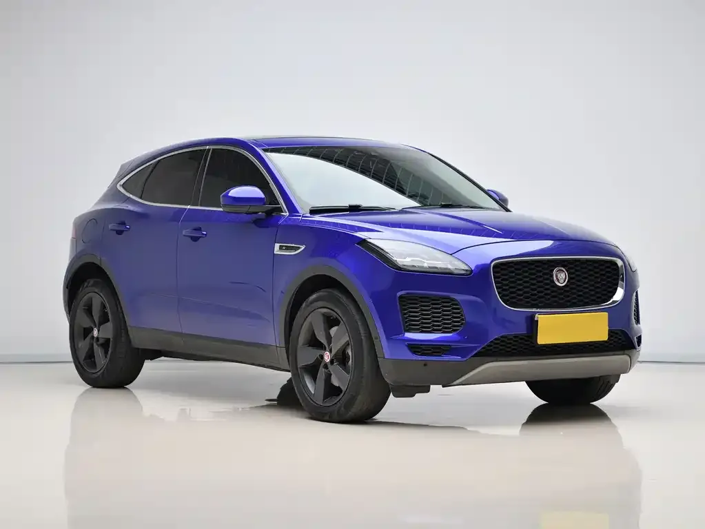 Jaguar E-PACE — фото 10