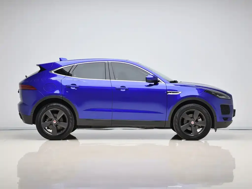 Jaguar E-PACE — фото 8