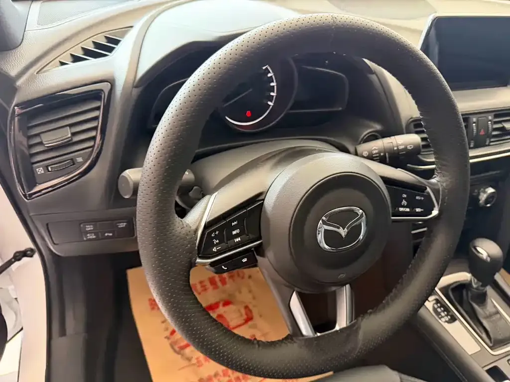 Mazda CX-4 — фото 9