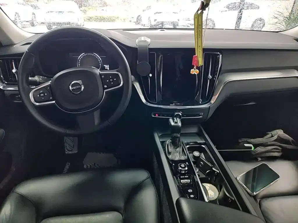 Volvo S60 — фото 10