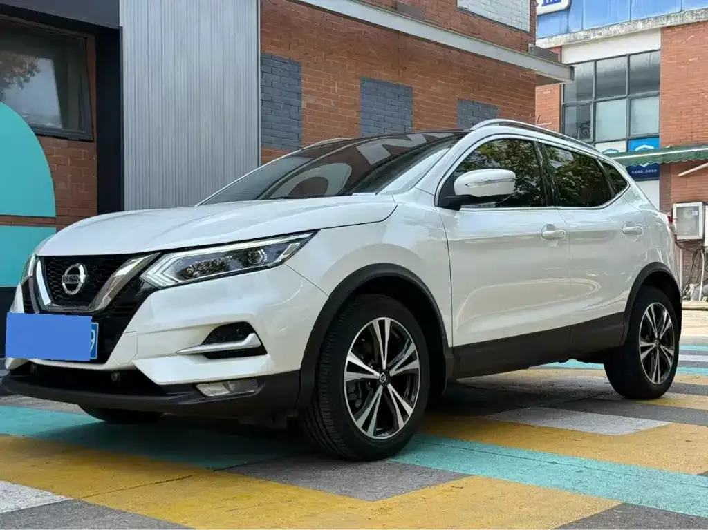 Nissan Qashqai — фото 1