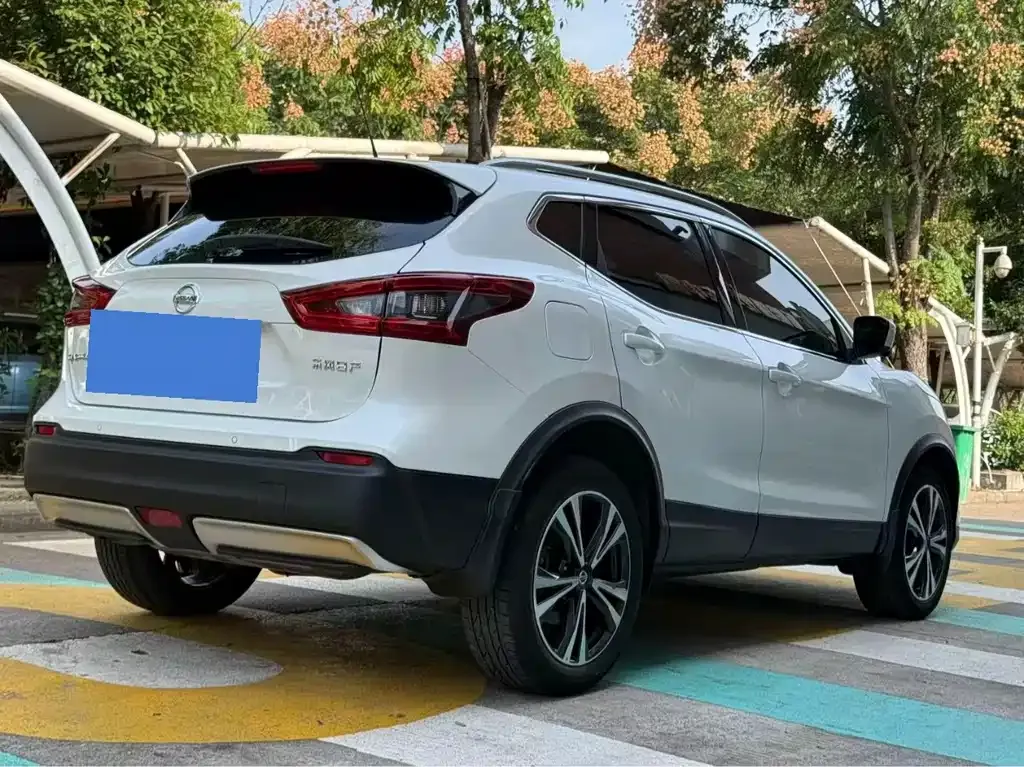 Nissan Qashqai — фото 4