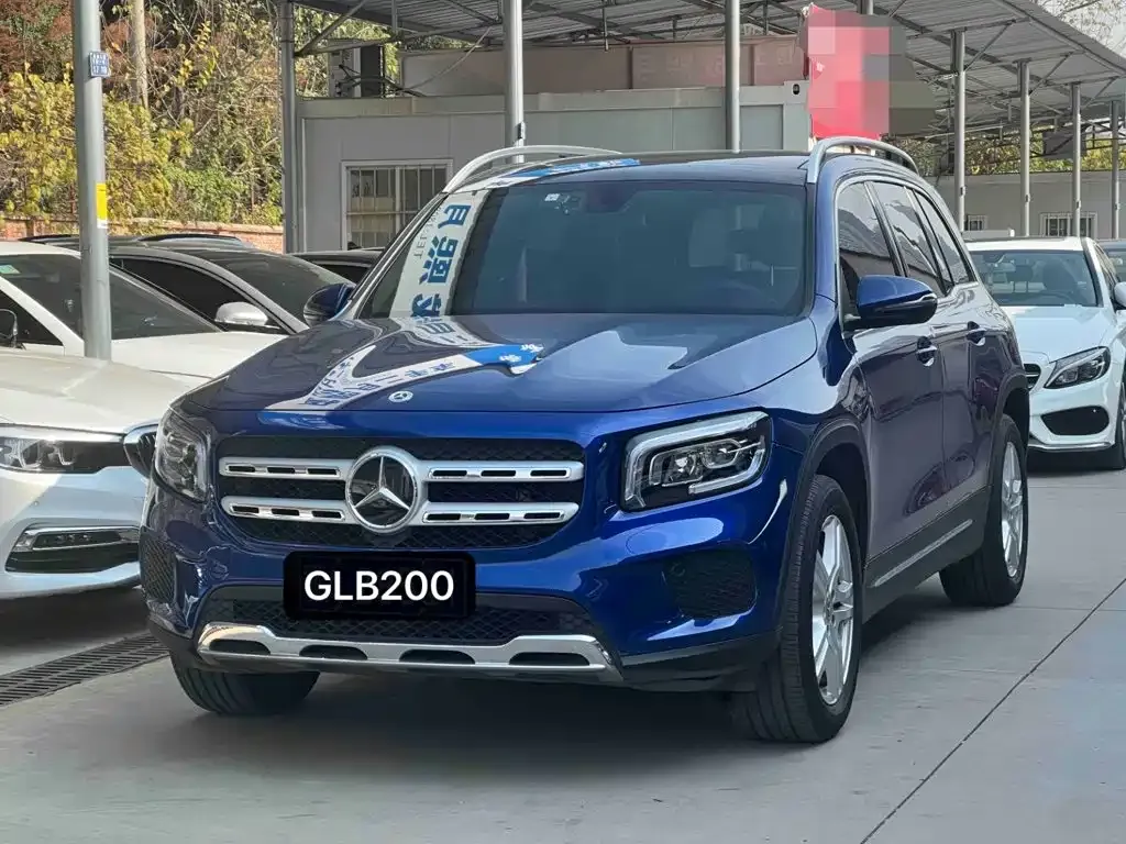 Mercedes-Benz GLB — фото 1