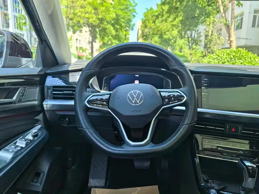Volkswagen Passat — фото 4