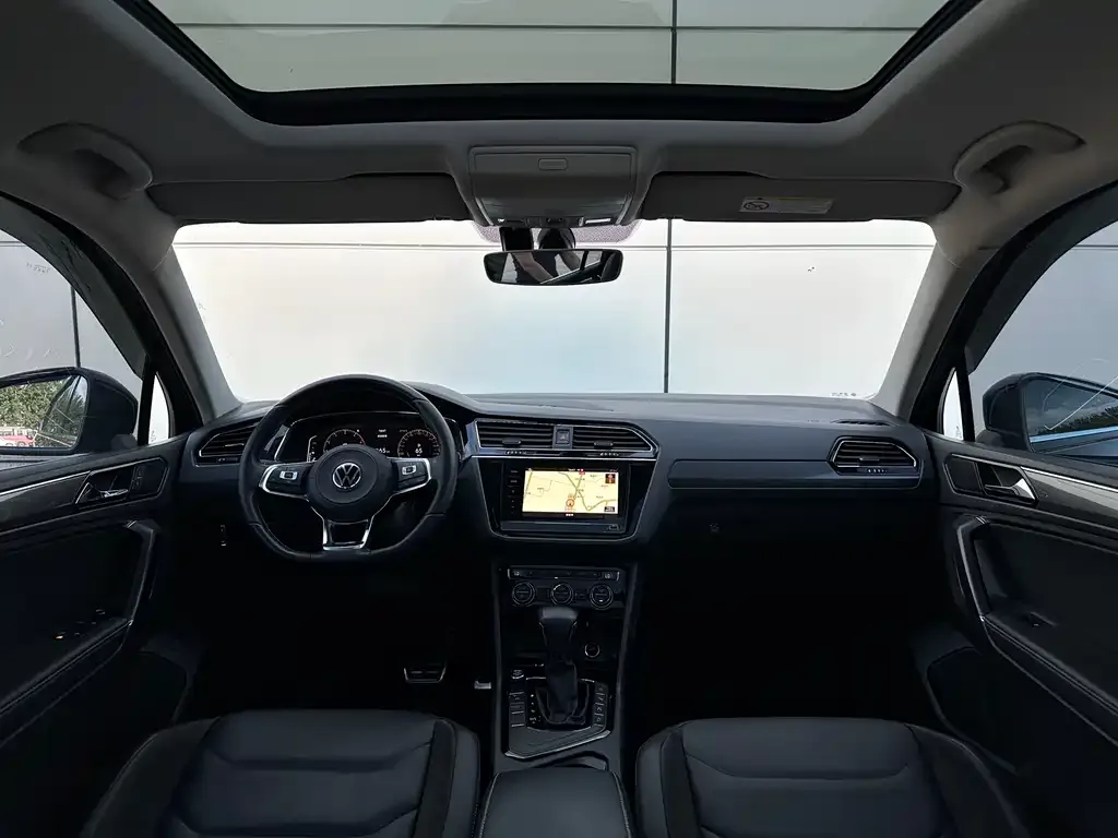 Volkswagen Tiguan L — фото 3