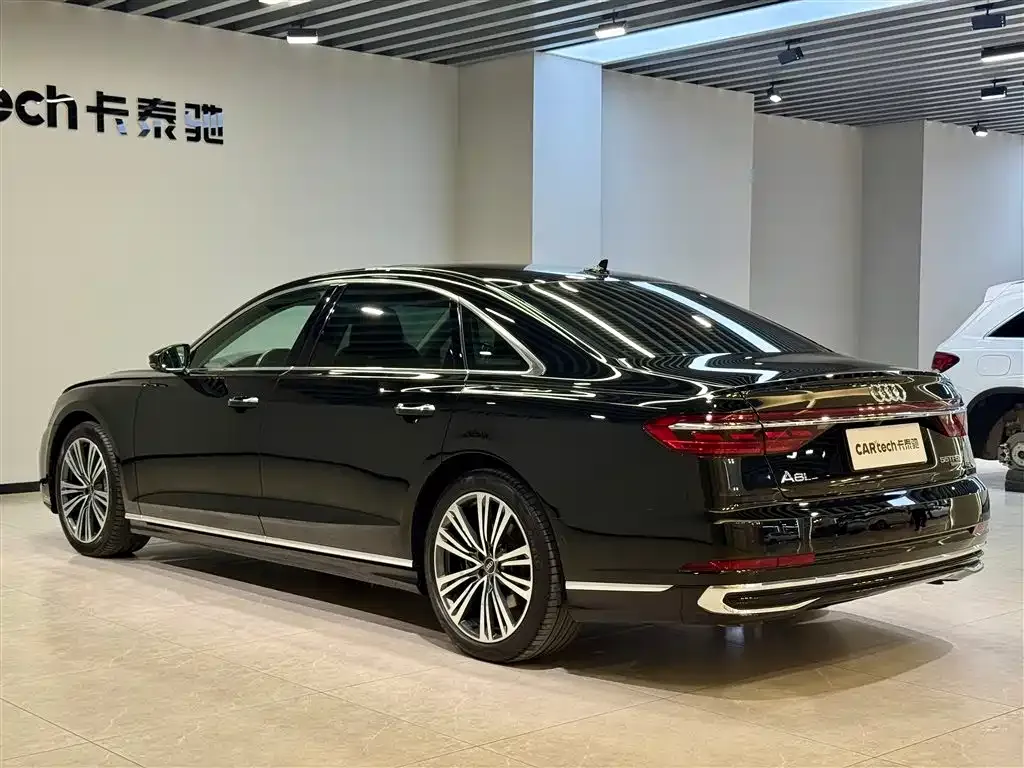 Audi A8 — фото 10