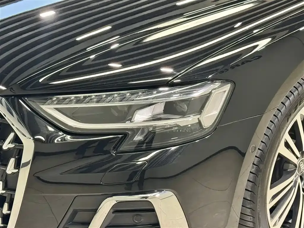 Audi A8 — фото 5