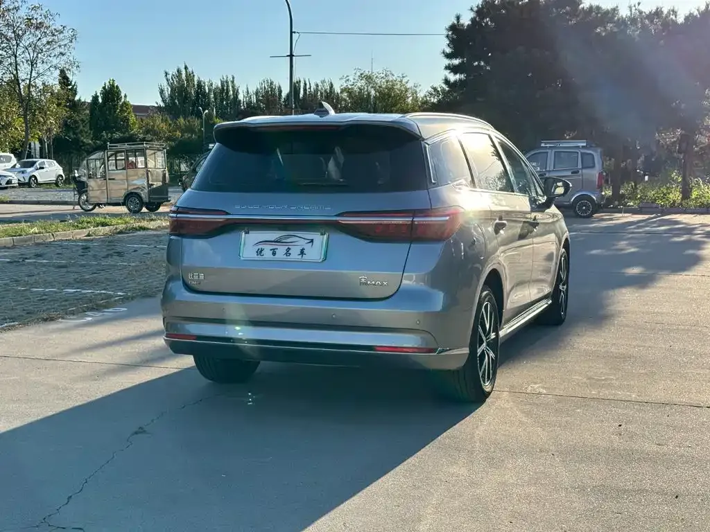 BYD MAX New Energy — фото 6