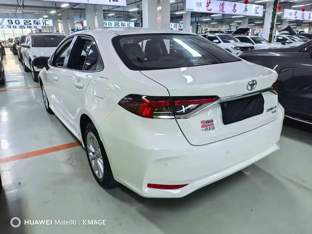 Toyota Corolla — фото 10