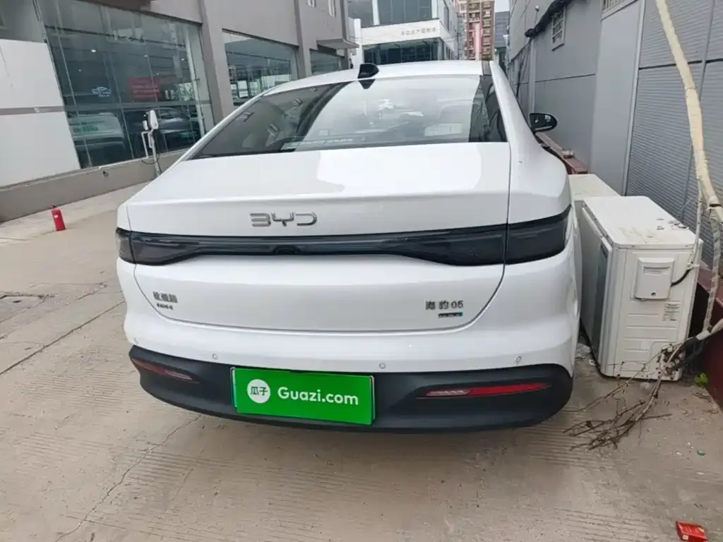 BYD Seal 05 DM-i — фото 9