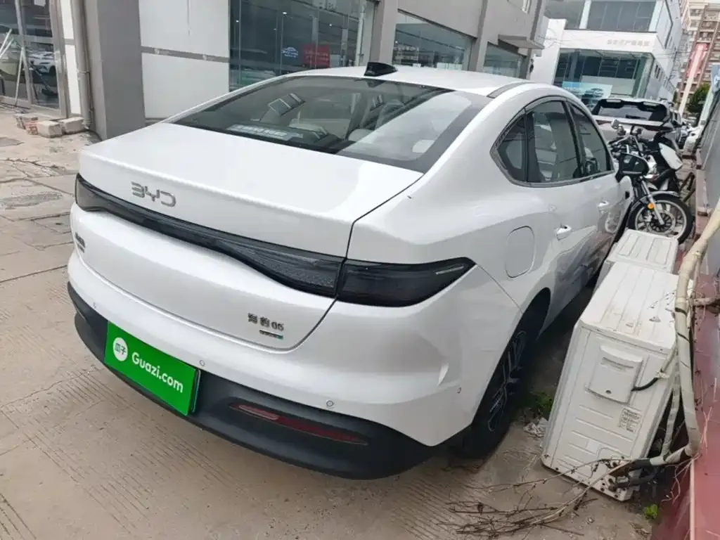 BYD Seal 05 DM-i — фото 6