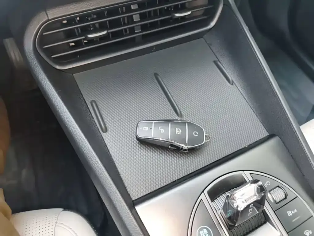 BYD Seal 05 DM-i — фото 10