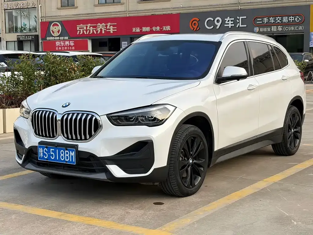 BMW X1 — фото 1