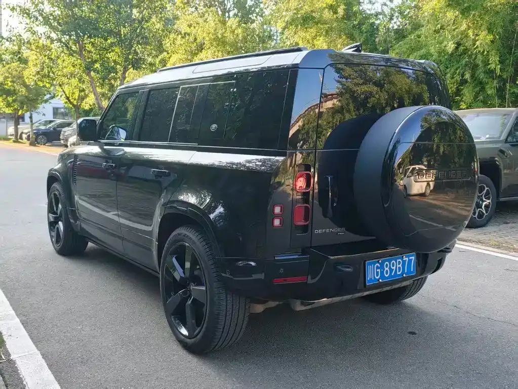 Land Rover Defender — фото 10