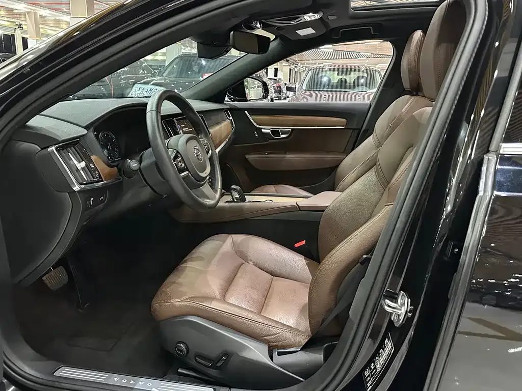 Volvo S90 — фото 3