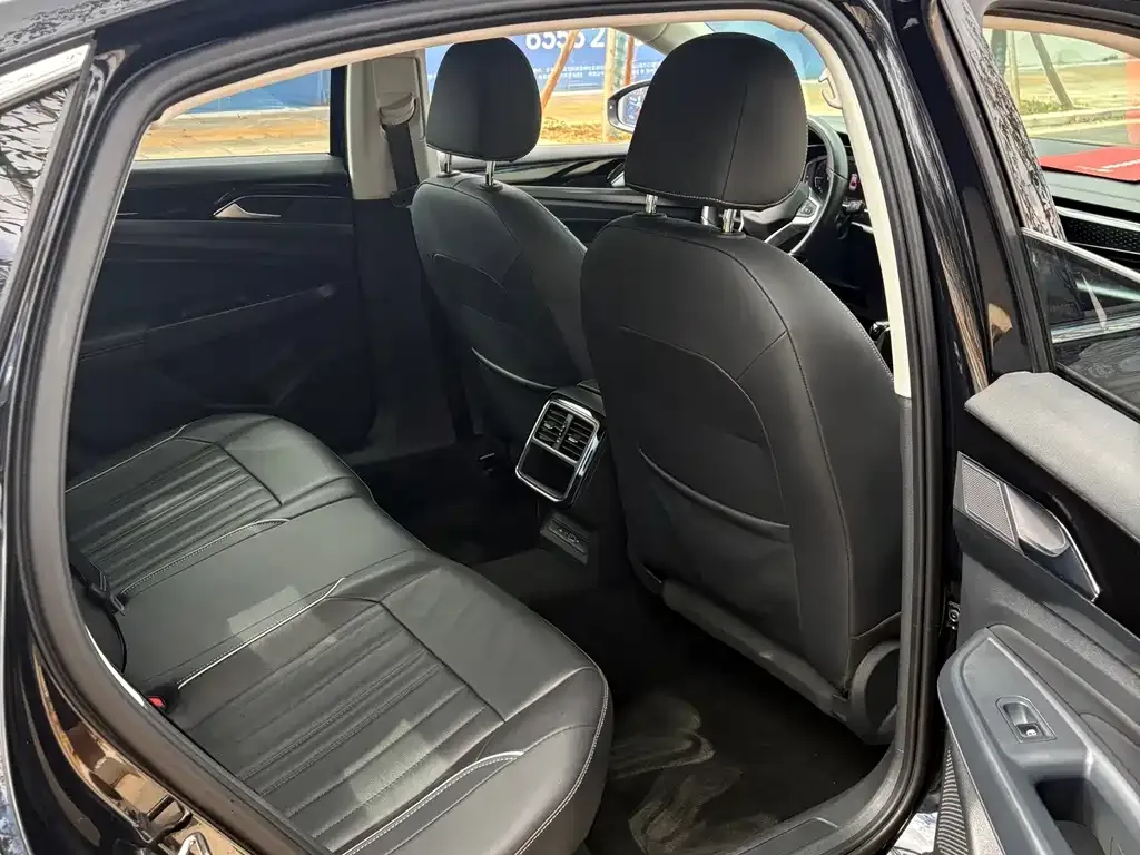 Volkswagen Passat — фото 7