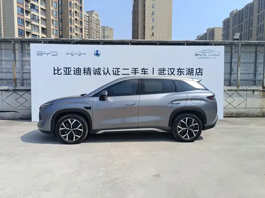 BYD L DM-i — фото 7