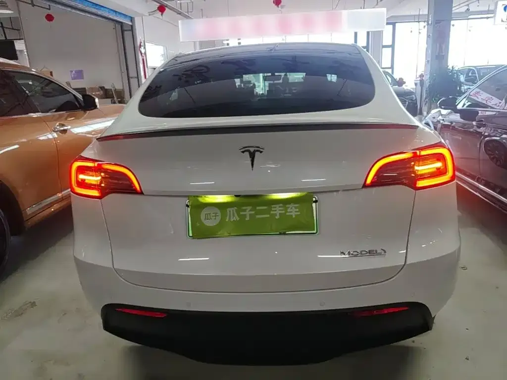 Tesla Model Y — фото 5