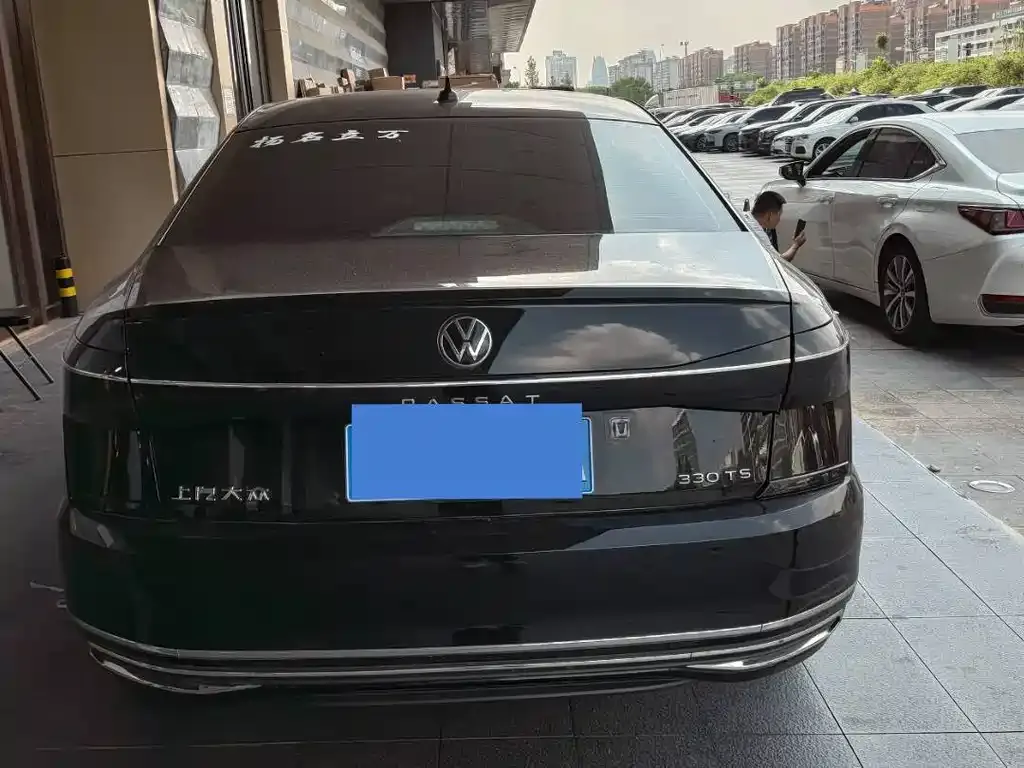 Volkswagen Passat — фото 4