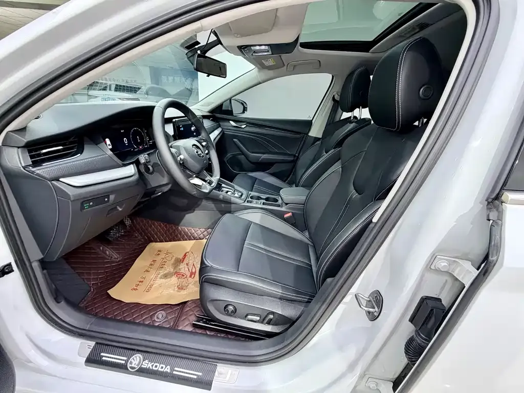Skoda Octavia — фото 9