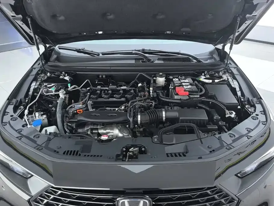 Honda Accord — фото 10