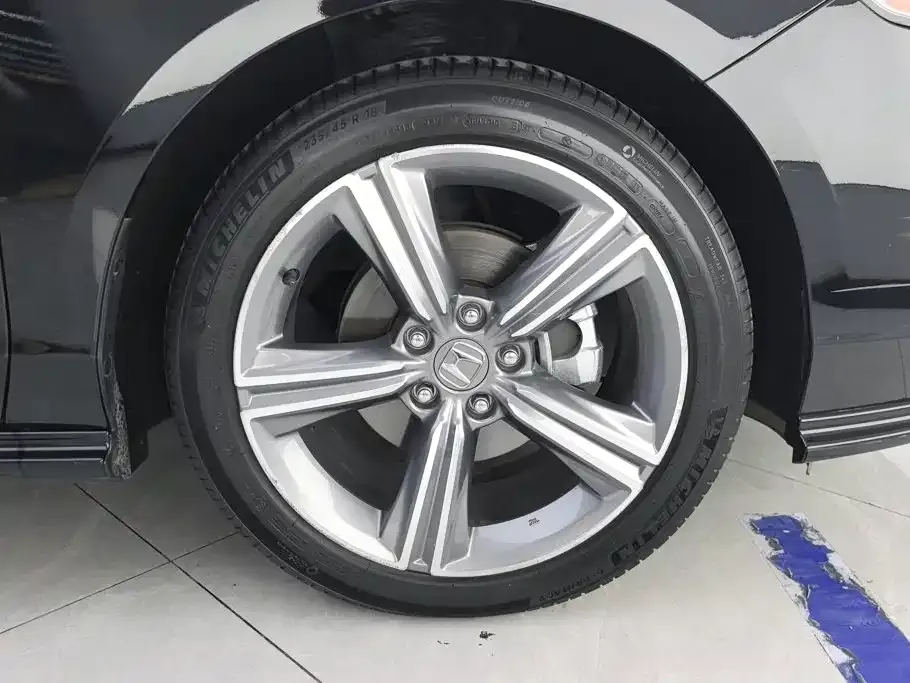Honda Accord — фото 9