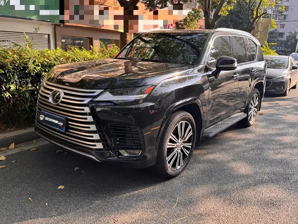 Lexus LX — фото 1