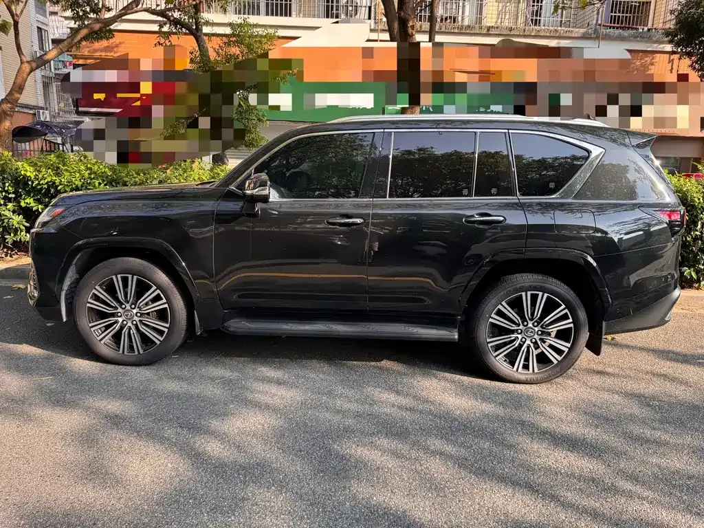 Lexus LX — фото 8