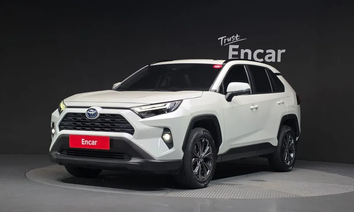 Toyota RAV4 — фото 1
