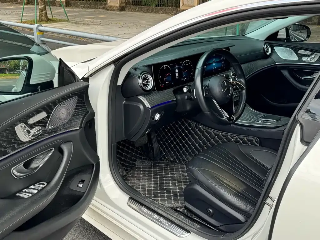 Mercedes-Benz CLS — фото 8