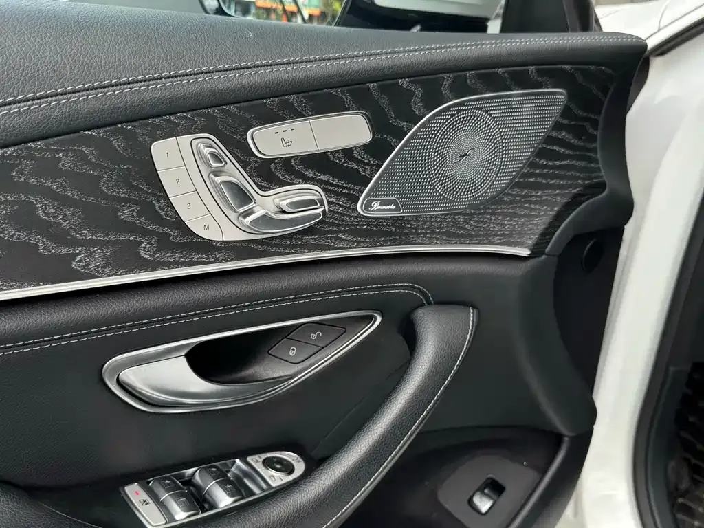 Mercedes-Benz CLS — фото 2