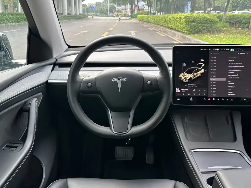 Tesla Model Y — фото 4
