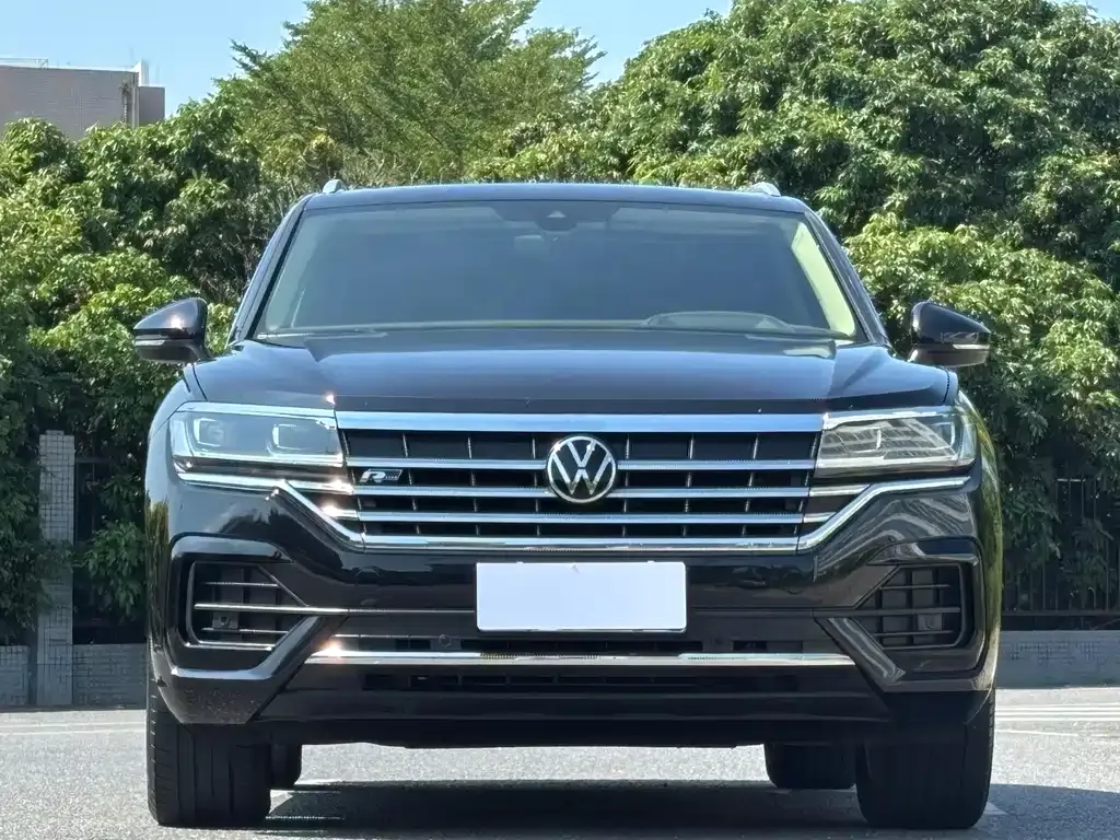 Volkswagen Touareg — фото 5