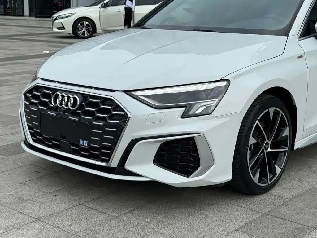 Audi A3 — фото 2