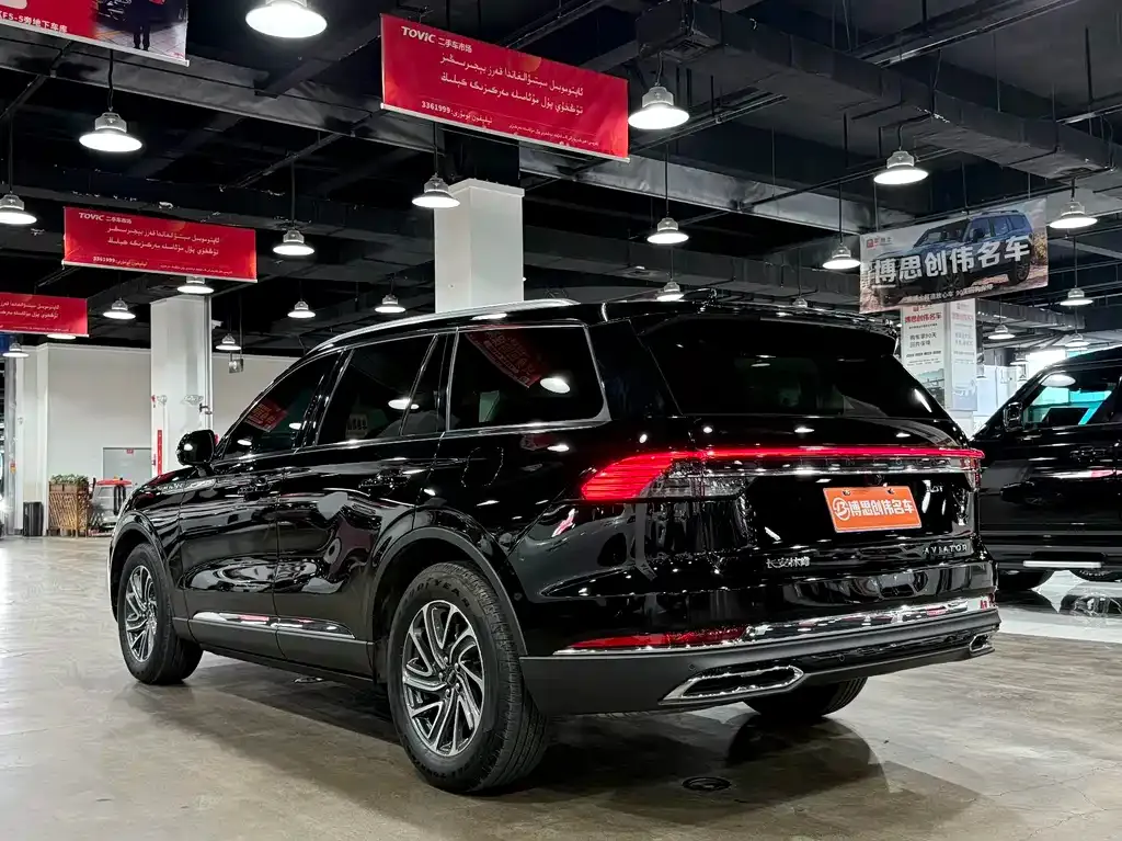 Lincoln Aviator — фото 7