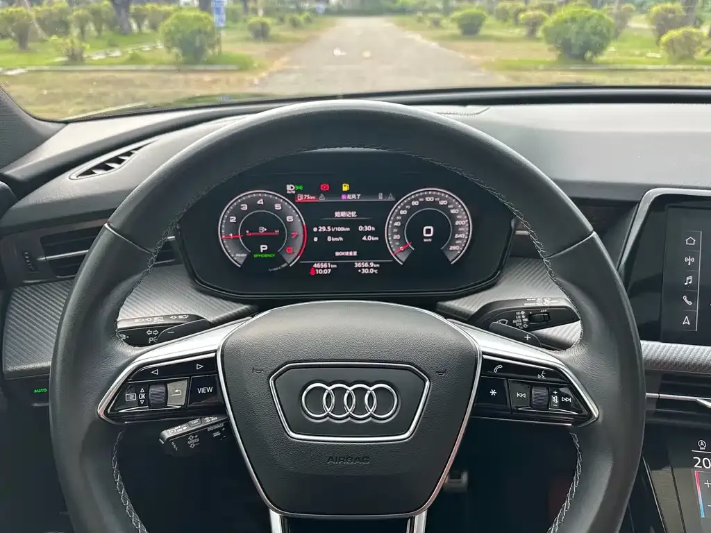 Audi Q6 — фото 5